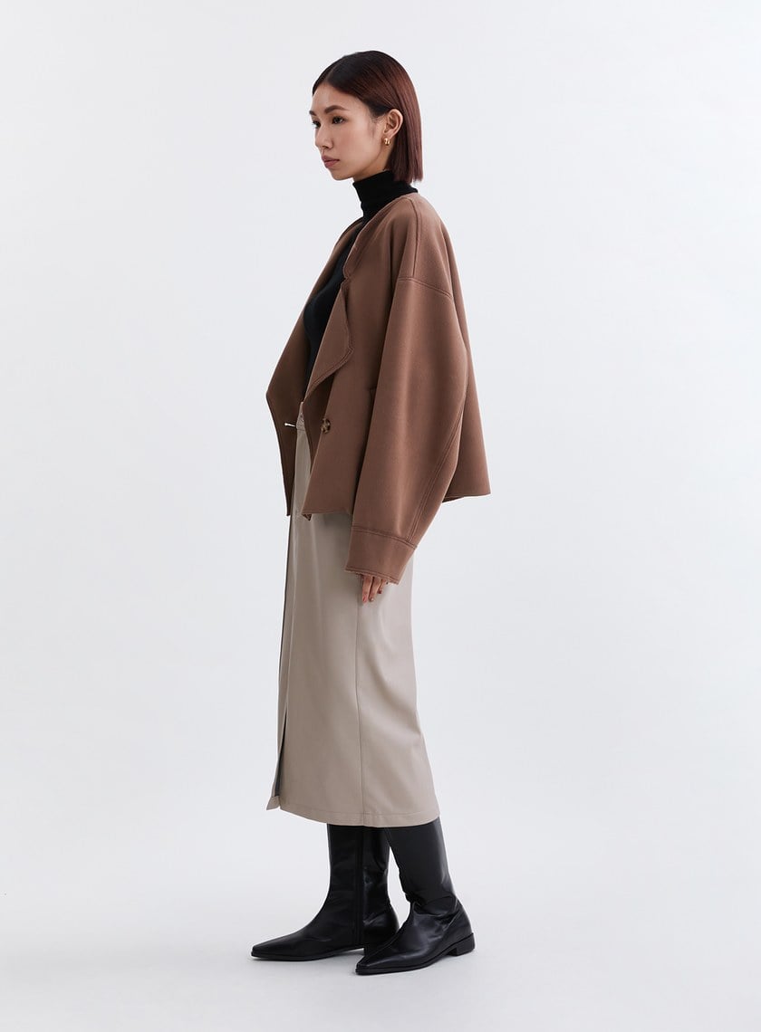 不對稱領型絨面外套