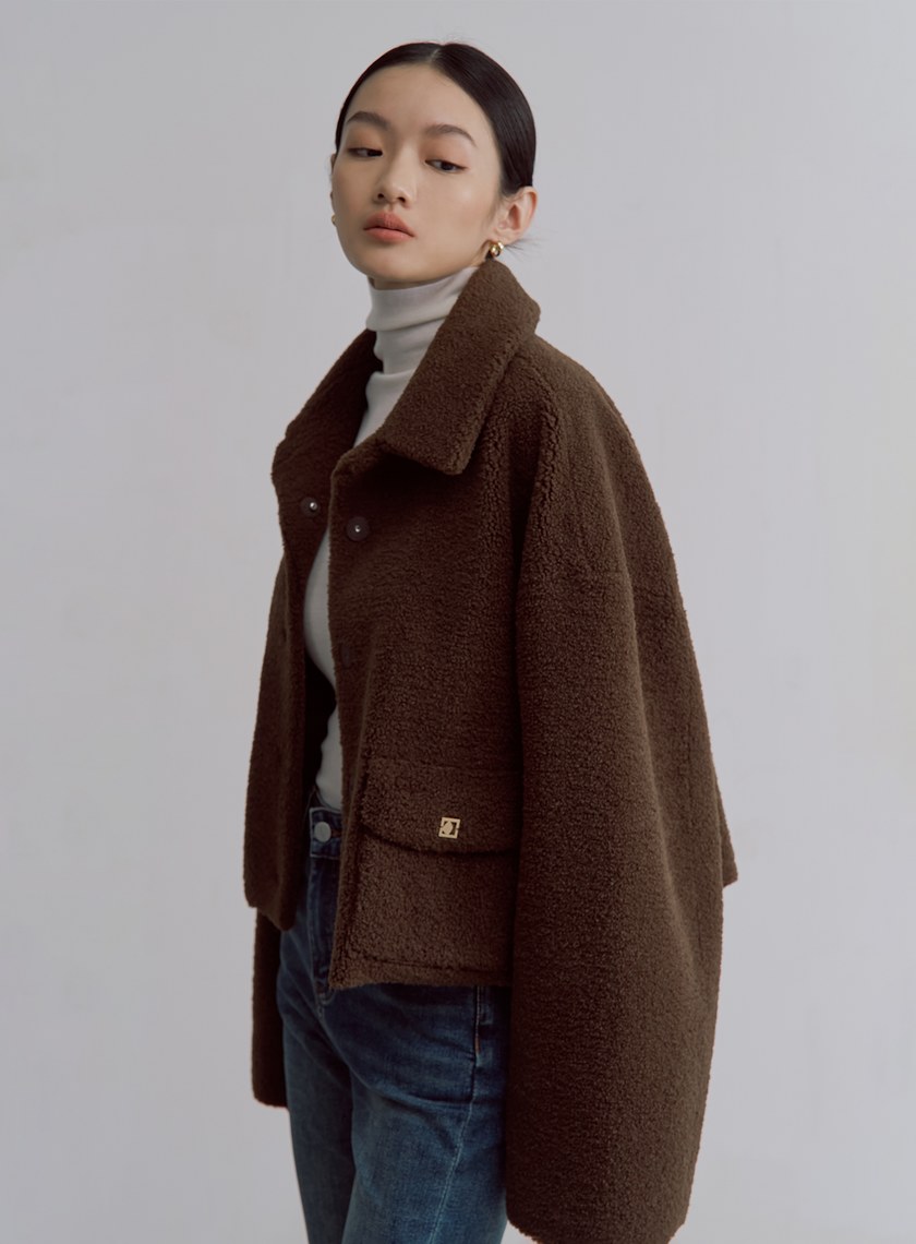 毛絨口袋造型短版外套