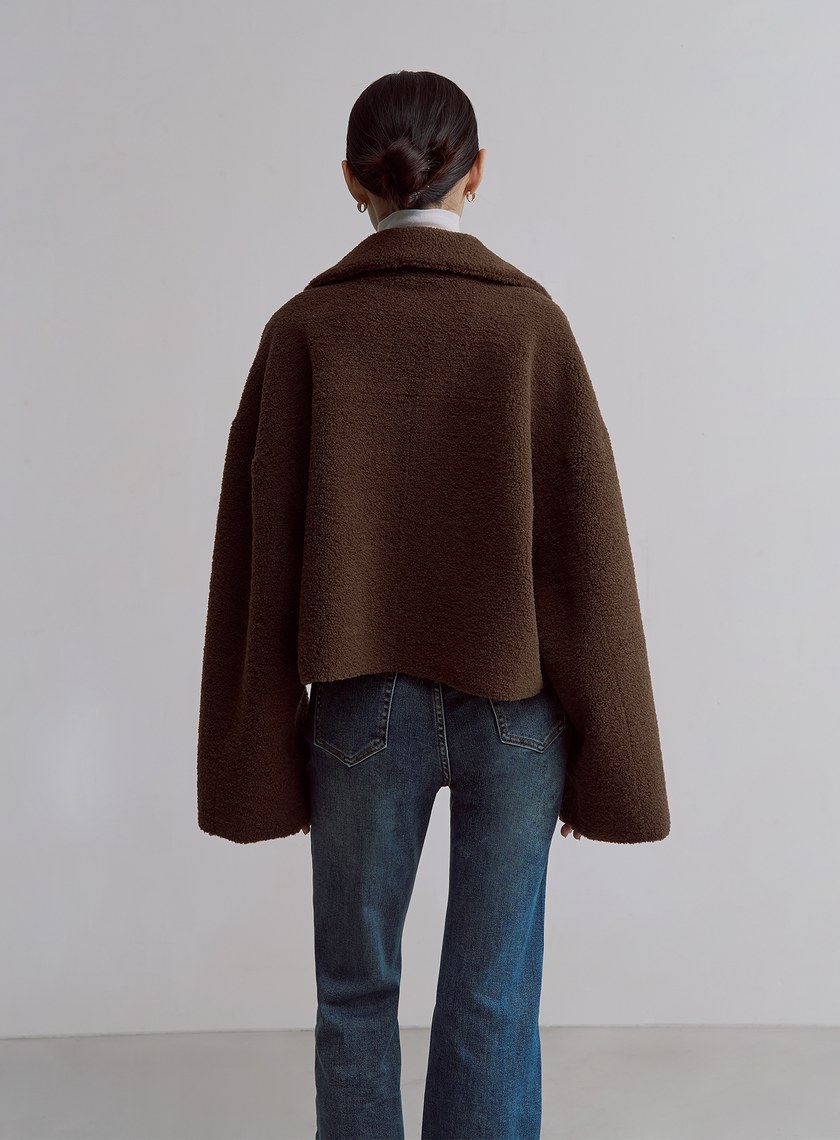 毛絨口袋造型短版外套