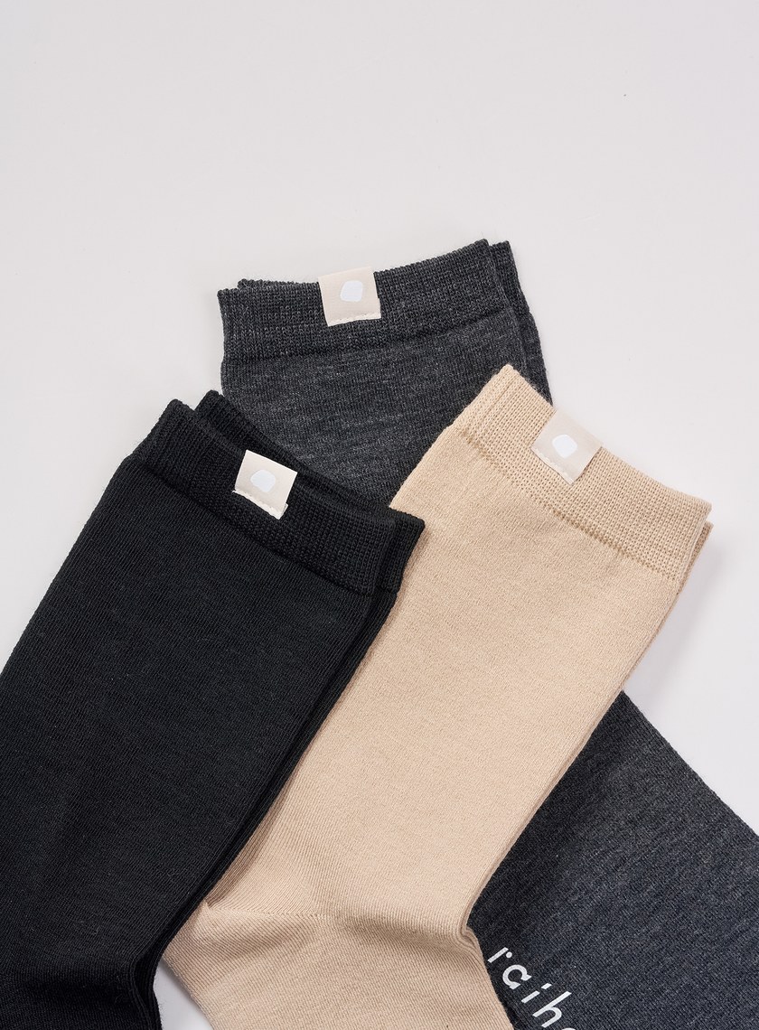 輕薄羊毛中筒襪