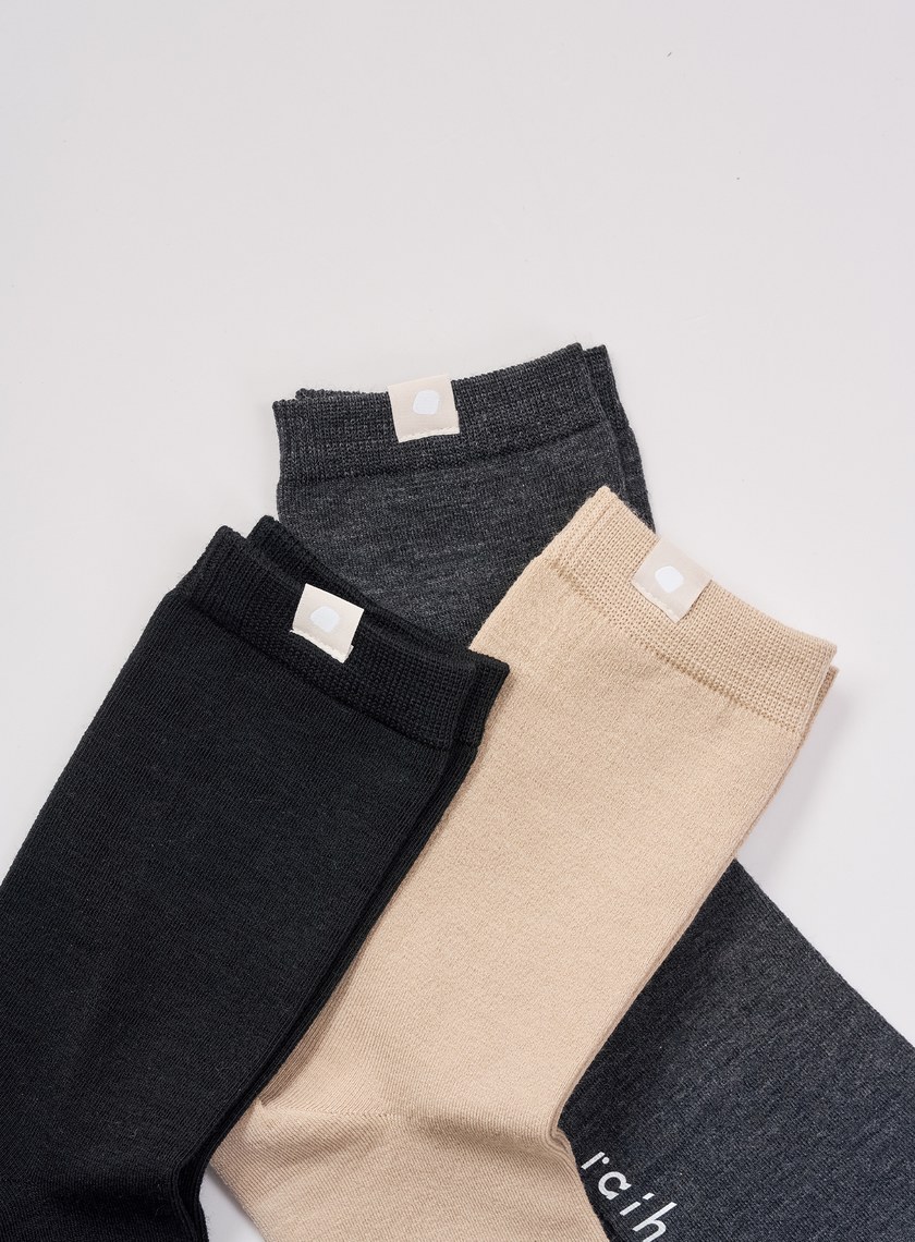 輕薄羊毛中筒襪