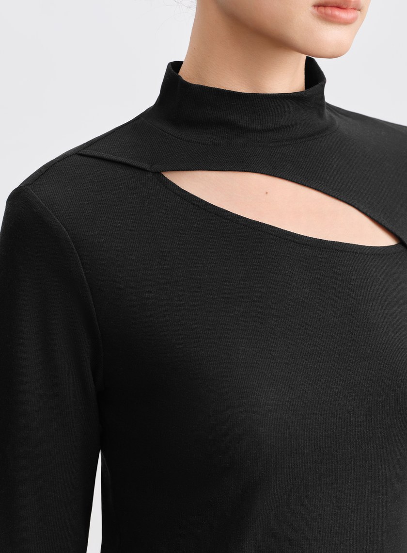 簍空造型感修身上衣