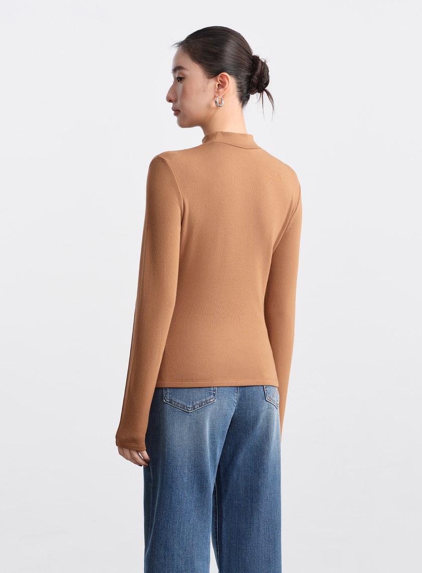 立體褶飾高領發熱上衣