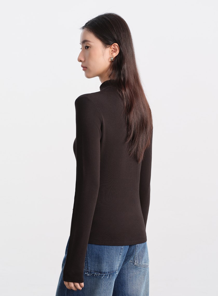 立體褶飾高領發熱上衣