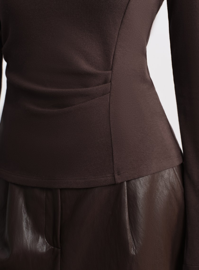 不對稱抓褶圓領發熱上衣