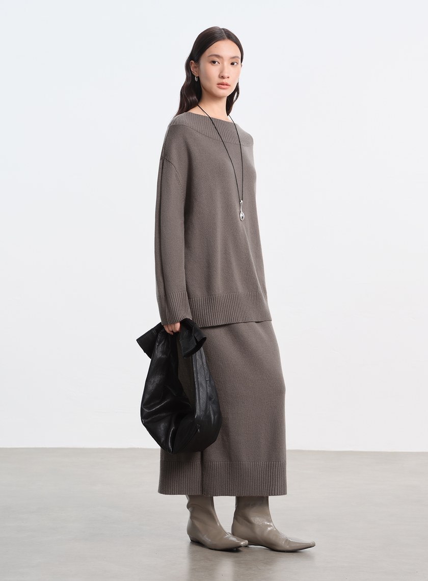 優雅寬領羊毛衫