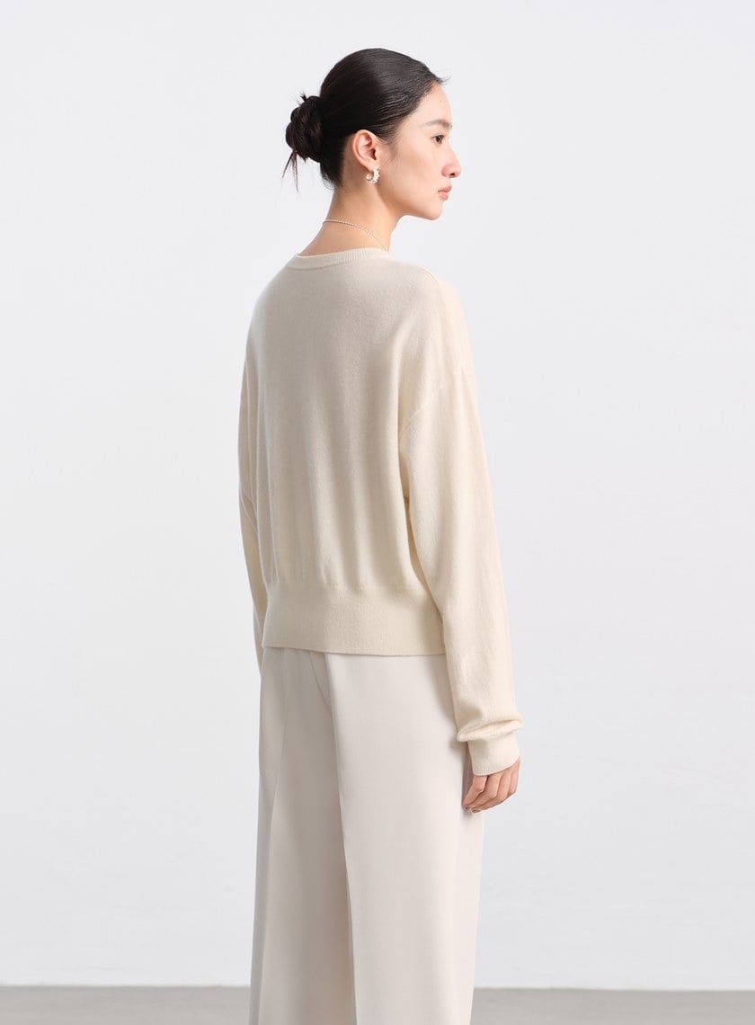 輕柔羊絨混紡針織上衣