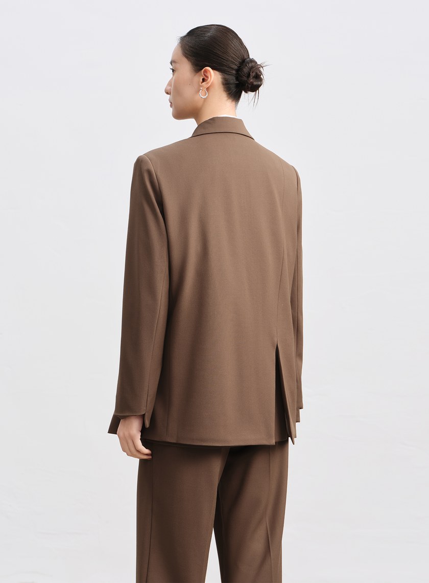 時髦拼接領寬版西裝外套