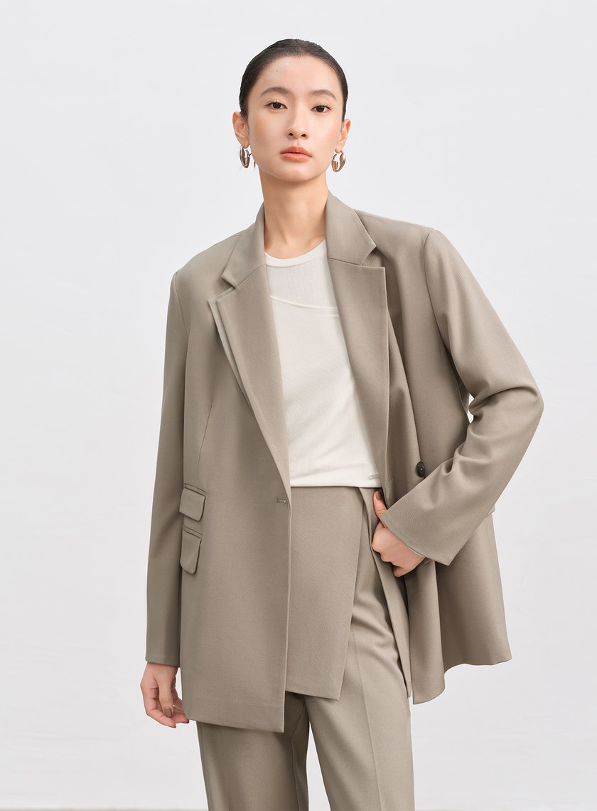 時髦拼接領寬版西裝外套