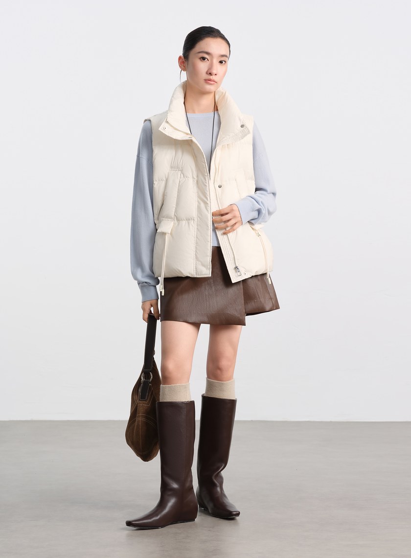 霧面立領輕盈羽絨背心