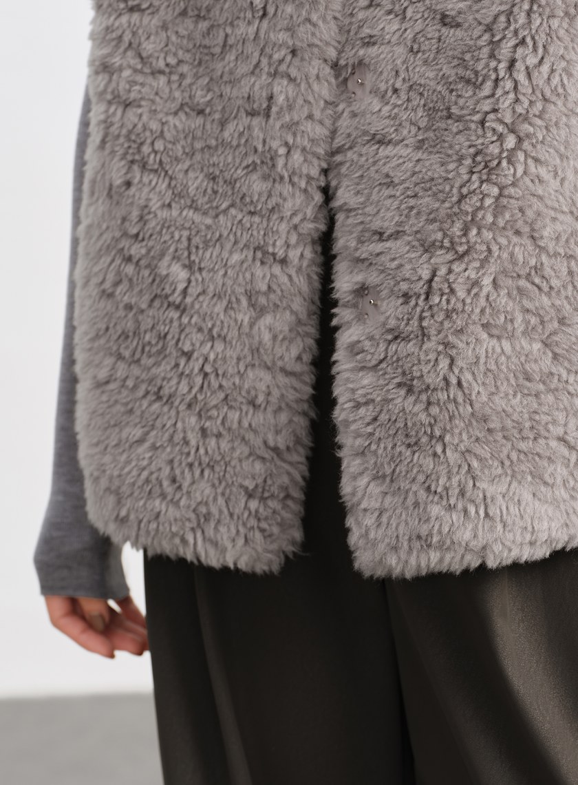 極簡羊毛皮草馬甲