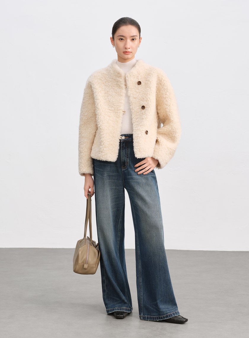 挺廓感羊毛半高領外套