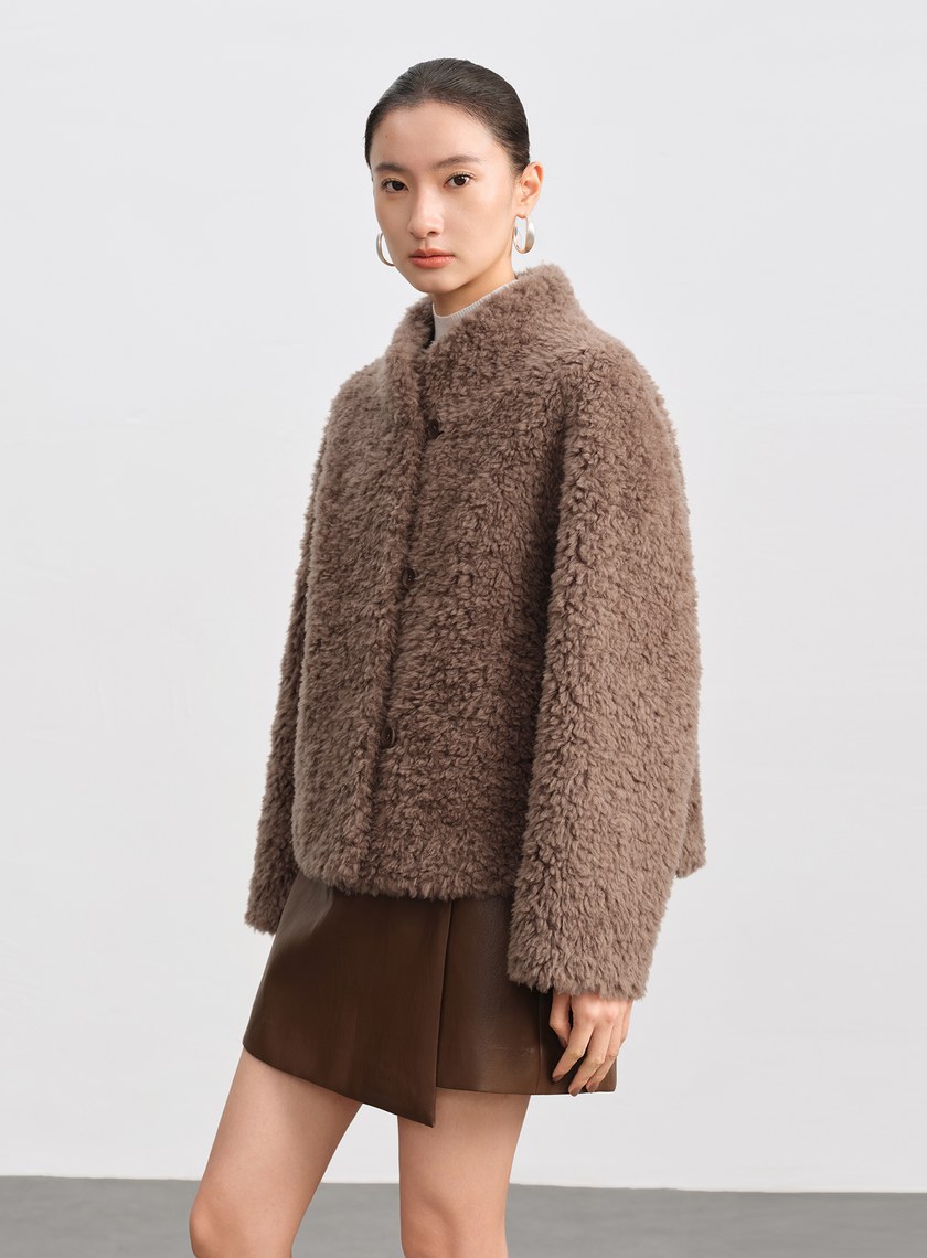 挺廓感羊毛半高領外套