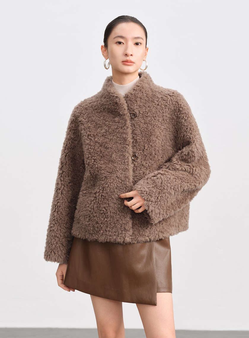 挺廓感羊毛半高領外套