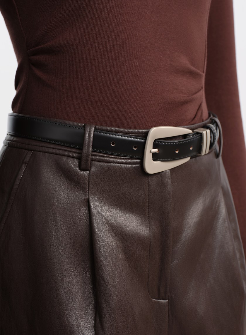 真皮霧銀椭圓造型皮帶