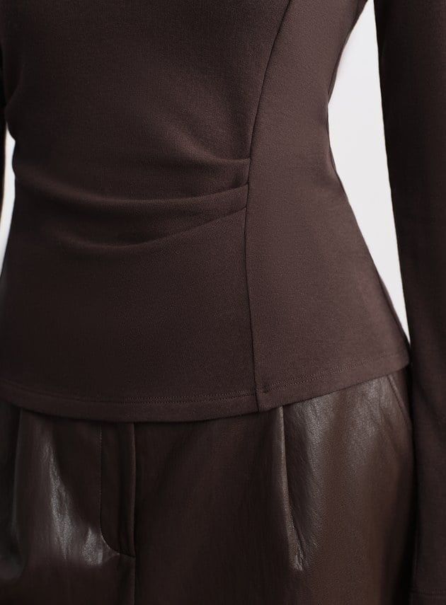 不對稱抓褶圓領發熱上衣