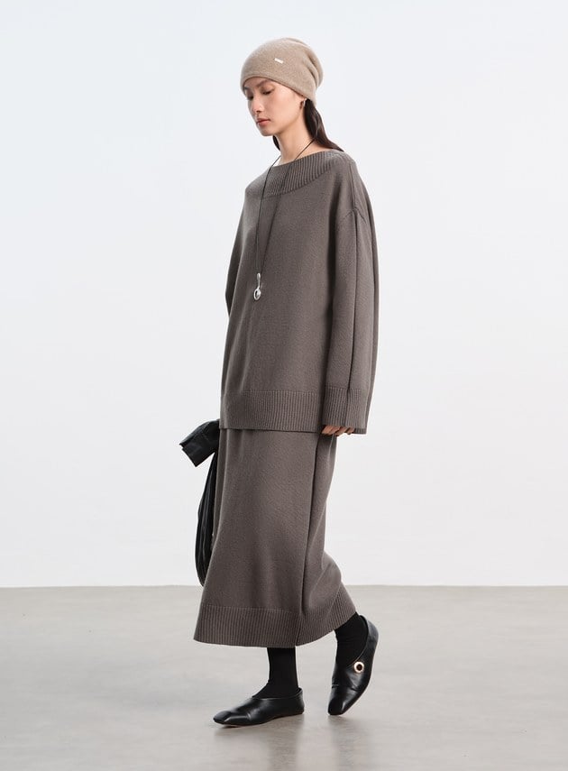 優雅寬領羊毛衫