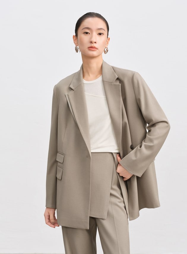 時髦拼接領寬版西裝外套