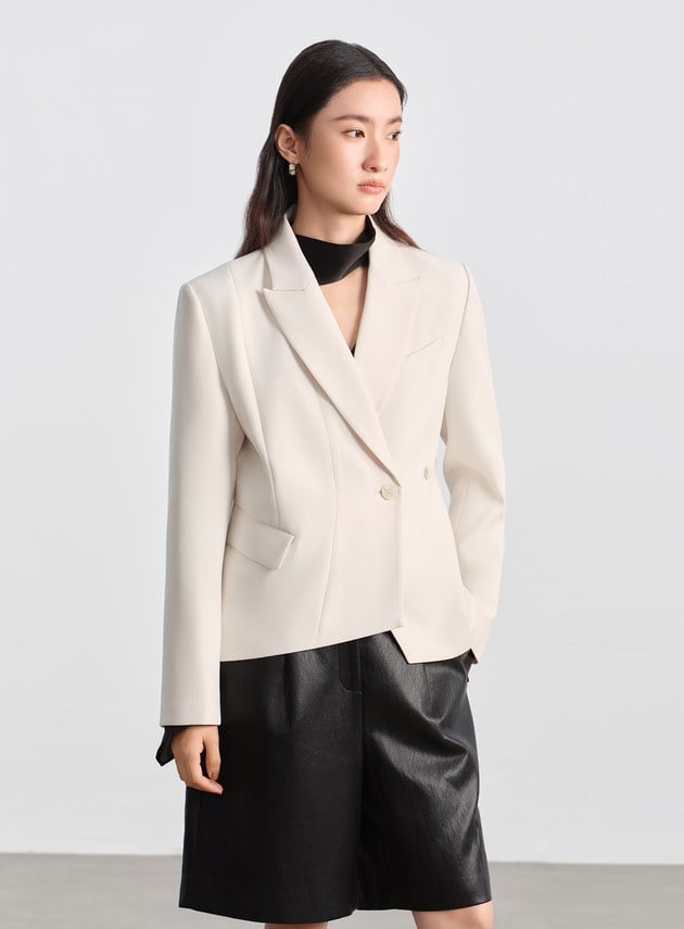 挺廓感不對稱收腰西裝外套