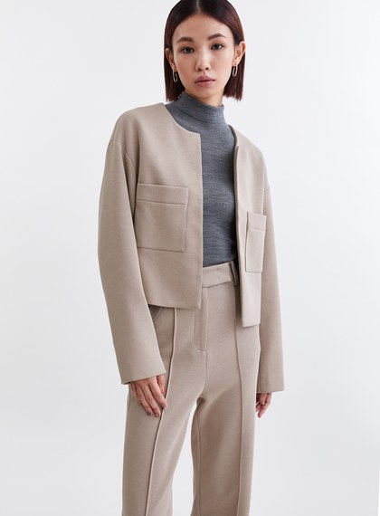 空氣棉圓領貼袋短版外套